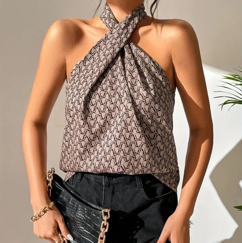 Twist Neck Geo Top
